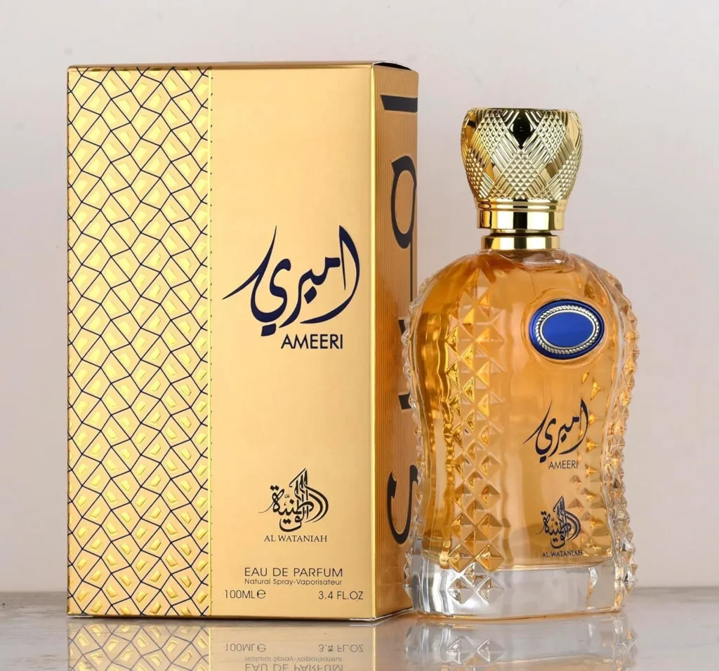 Frasco do Perfume Al Wataniah Ameeri 100 ml, fragrância oriental amadeirada unissex com notas de bergamota, maçã, lavanda, âmbar e baunilha, original importada dos Emirados Árabes Unidos.